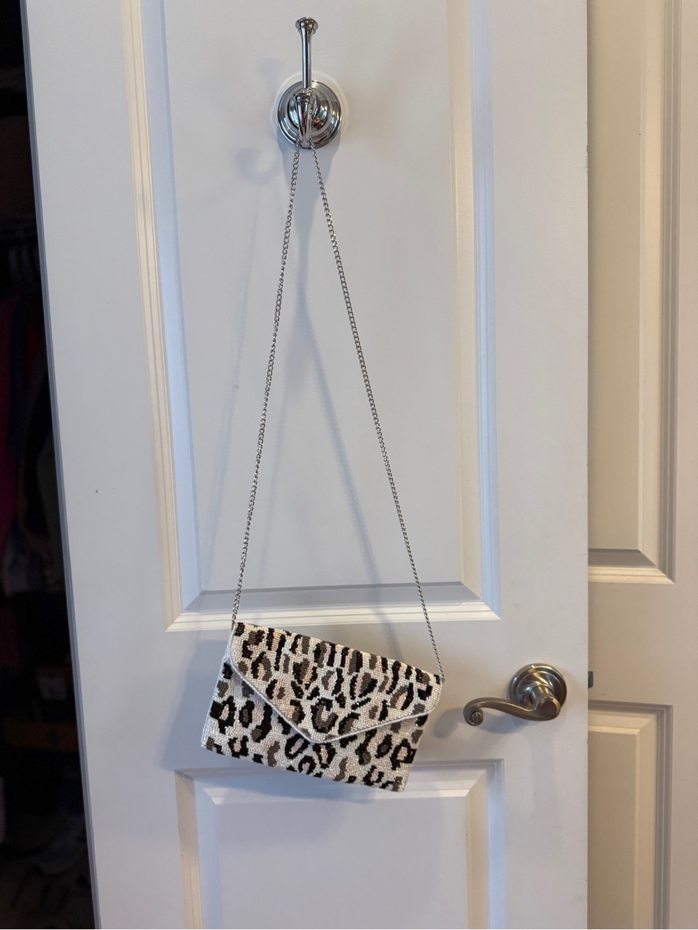Leopard Print Chain-Shoulder Clutch - White/Black